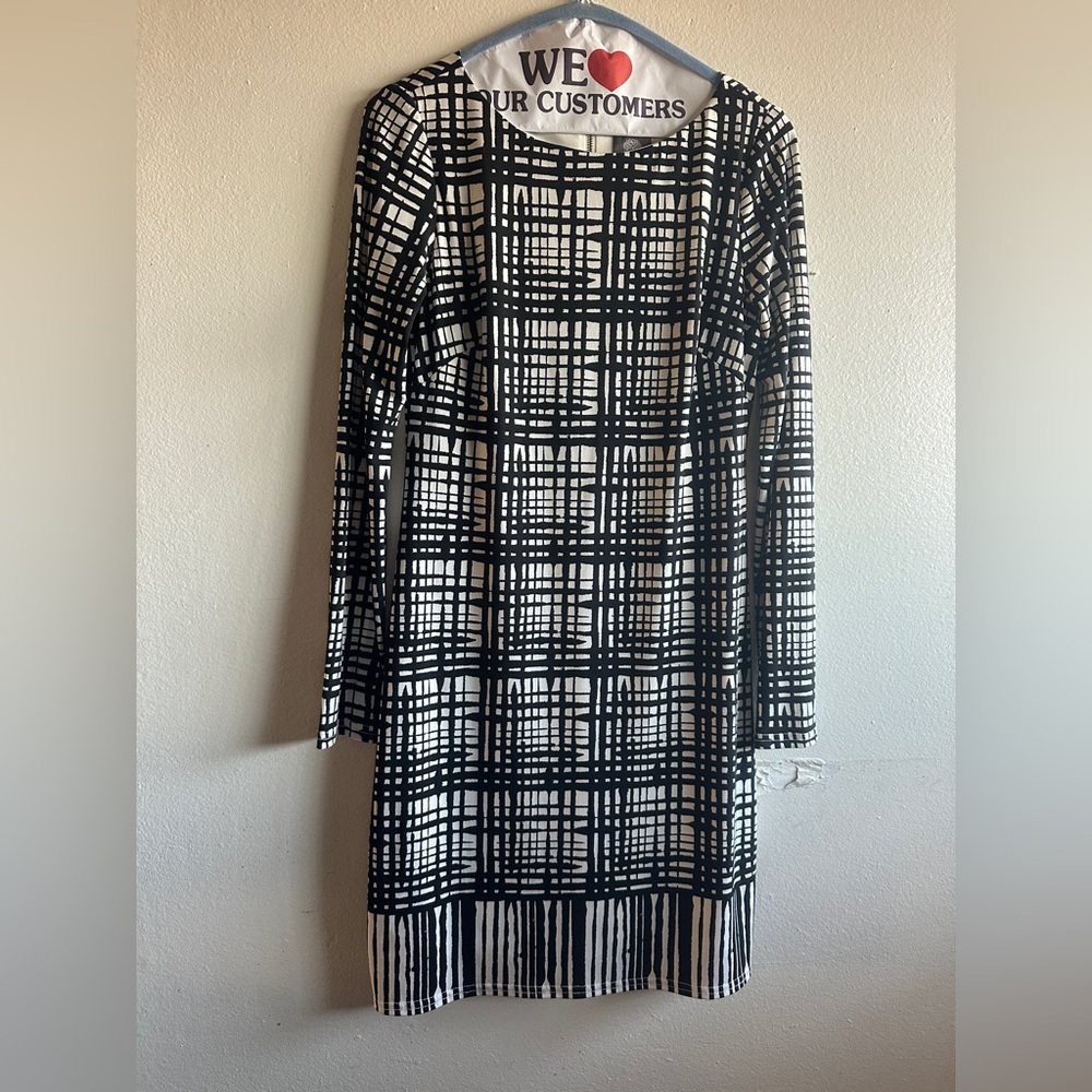 Vince Camuto Black and White Geometric patter Long Sleeve Dress Size 2